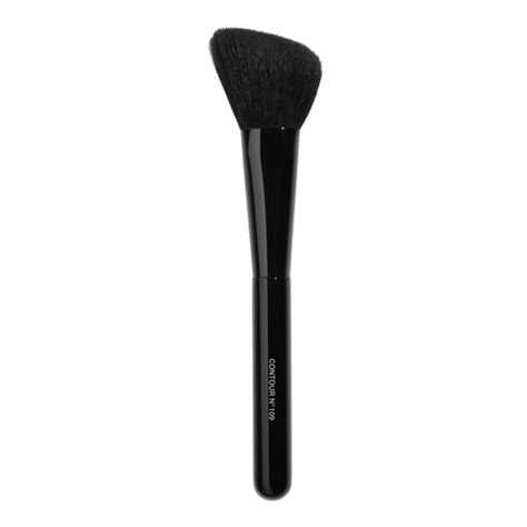 chanel contouring brush